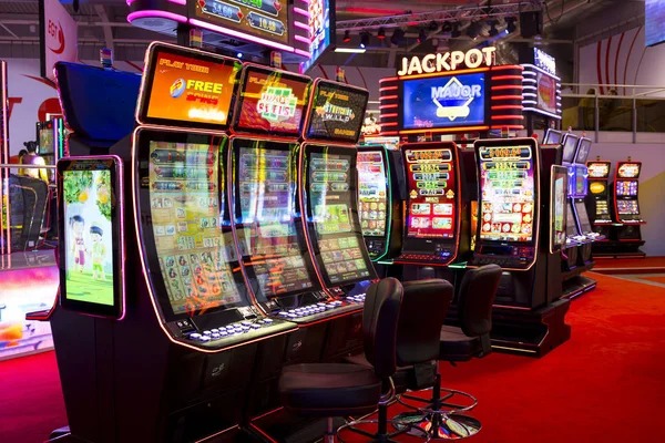 supra188 mobile app interface showing slot games and live casino options